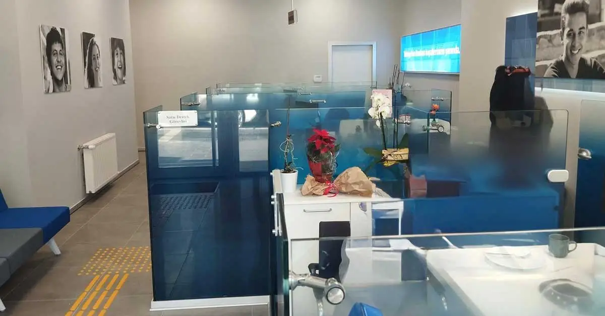 Türkiye İş Bankası Erenköy Şubesi iç mimari detay